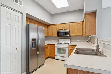0S099 Lee Ct unit 401, Winfield, IL 60190 - photo 2