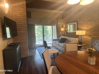 3408 dining living area