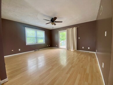 Living Room - sliding door to deck