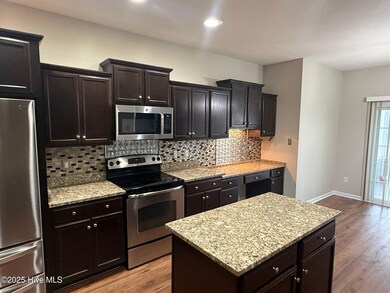 700 Stafford Ln, Jacksonville, NC 28546 - photo 5