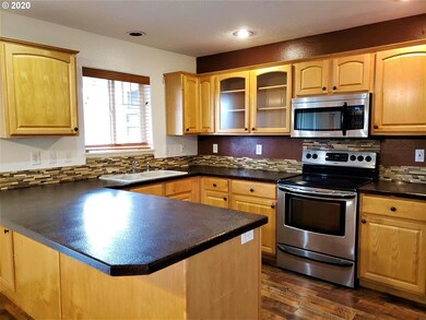 740 SE Justin St, Sheridan, OR 97378 - photo 3