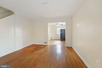 7003 Kent Town Dr, Hyattsville, MD 20785 - photo 3