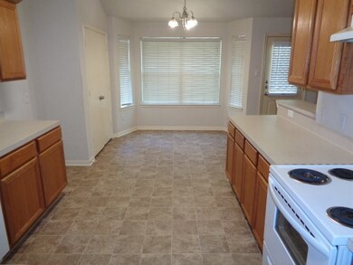 9807 Woodhollow Dr, Conroe, TX 77385 - photo 2