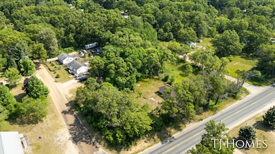5-web-or-mls-377 E White Lk-5