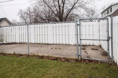 725 Magnolia Dr, Crown Point, IN 46307 - photo 6