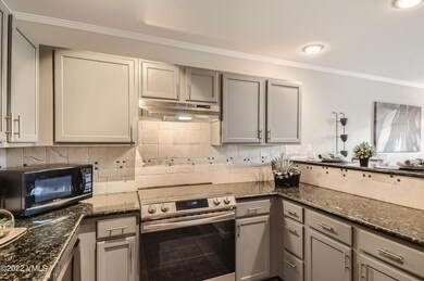 09 Kitchen
