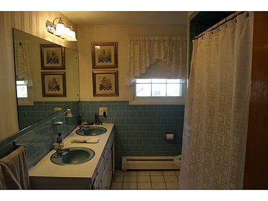 57 Oak Hill Rd, Wakefield, RI 02879 - photo 5