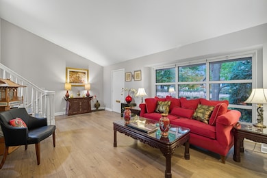 645 Spring Rd, Glenview, IL 60025 - photo 4