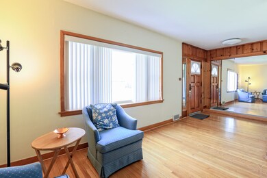 912 Newcastle Ave, Westchester, IL 60154 - photo 2