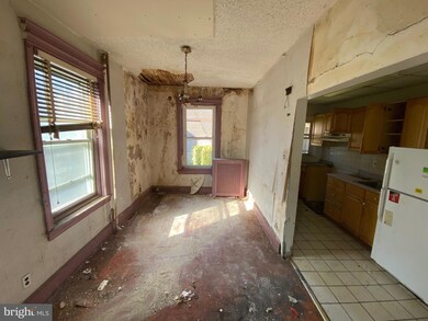 14 College Ave, Upper Darby, PA 19082 - photo 5