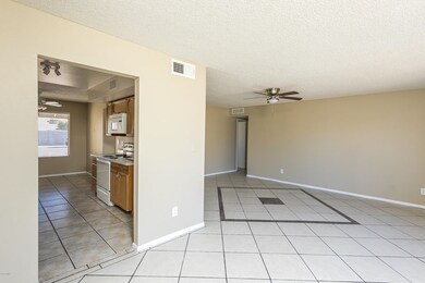 4808 N 77th Dr-6