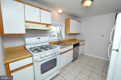 431 Locust St, Moorestown, NJ 08057 - photo 3