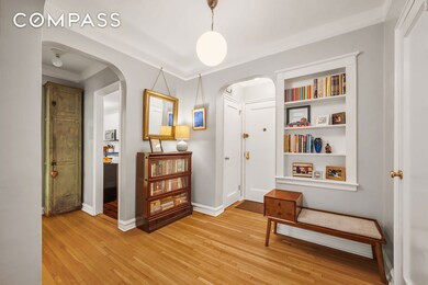 360 Clinton Ave unit 4, Brooklyn, NY 11238 - photo 4