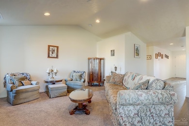 960 SW 23rd Place, Redmond, OR 97756 - photo 3