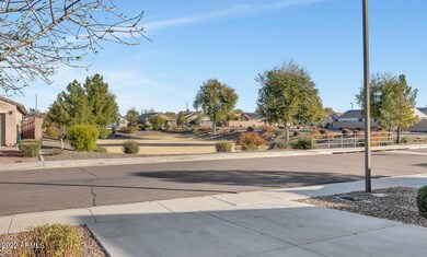 18425 W Bridger St-large-003-004-18425 W