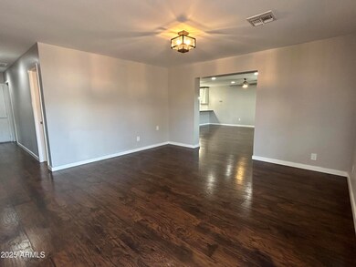 Foyer/sitting area