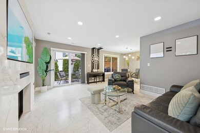 539 Willowcreek Ct unit 317, Clarendon Hills, IL 60514 - photo 4