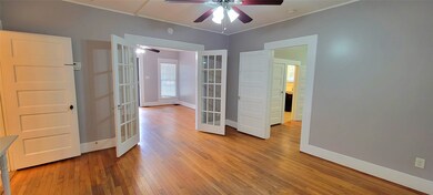 107 E Bell St, Alvin, TX 77511 - photo 6