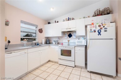 1250 Columbus Blvd unit A & B, Fort Myers, FL 33913 - photo 5