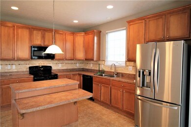 15841 Marsala Dr, Fishers, IN 46037 - photo 2