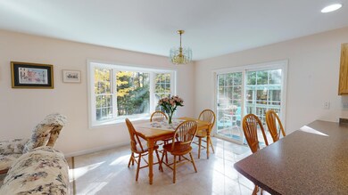 05 Dining Room
