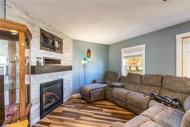 502 5th Ave SW, State Center, IA 50247 - photo 7