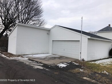 434 Cypress St, Throop, PA 18512 - photo 3