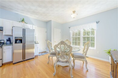 92 Whitewood Dr, Wakefield, RI 02879 - photo 4