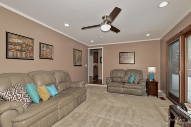 421 Chicory Ln, Buffalo Grove, IL 60089 - photo 7