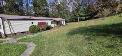 1938 Irish St unit 1938, Summersville, WV 26651 - photo 2