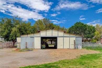 +/- 1,500 sq ft barn