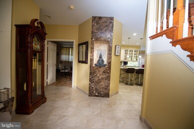 17016 Gatlin Ct, Woodbridge, VA 22191 - photo 2