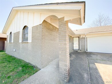 424 S Hickory Place, Broken Arrow, OK 74012 - photo 2
