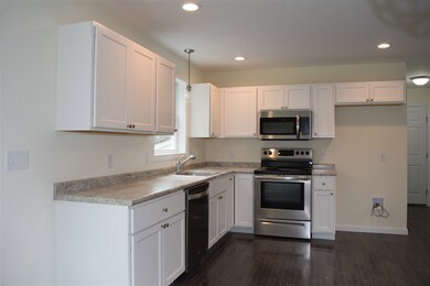 95 Millers Farm Dr unit 15, Rochester, NH 03868 - photo 3