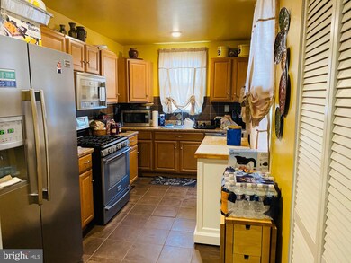 126 Pear St, Reading, PA 19601 - photo 3