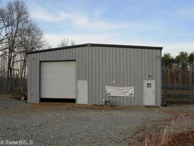 40x60 Metal building with dog kennel & Storage
