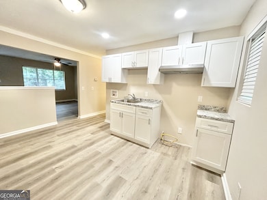 6454 Unit - Kitchen