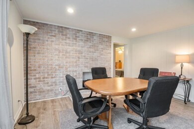 05_740NParkRoad_369_DiningArea_LowRes