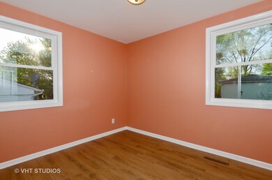 114 Del Rio Rd, Carpentersville, IL 60110 - photo 2