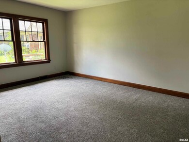 1728 E Locust St unit O, Davenport, IA 52803 - photo 2