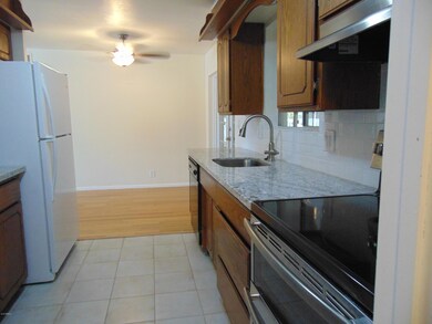 6057 E des Moines 010