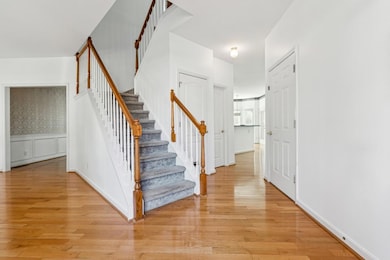 Two-story foyer