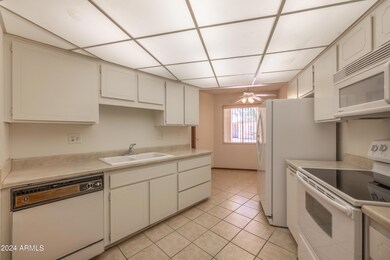 13825 N 111th Ave, Sun City, AZ 85351 - photo 3