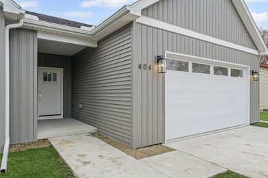 404 E Sherman St, Saint Joseph, IL 61873 - photo 5