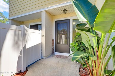 7864 Playa Del Rey Ct, Jacksonville, FL 32256 - photo 3