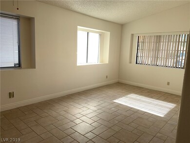 2832 Autumn Haze Ln, Las Vegas, NV 89117 - photo 7