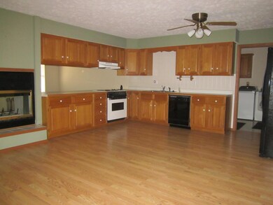 27 Edgemont Dr, Kimberling City, MO 65686 - photo 2