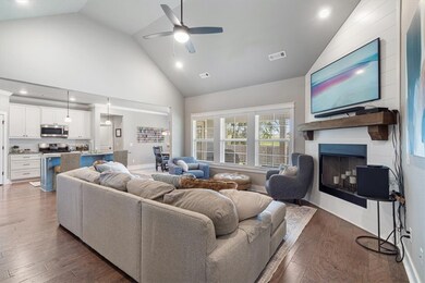 808 E Fallon St, Siloam Springs, AR 72761 - photo 4