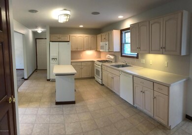 1112 State Rd, Effort, PA 18330 - photo 5