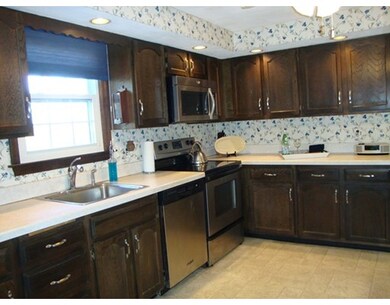 264 Worcester Ln, Waltham, MA 02451 - photo 4